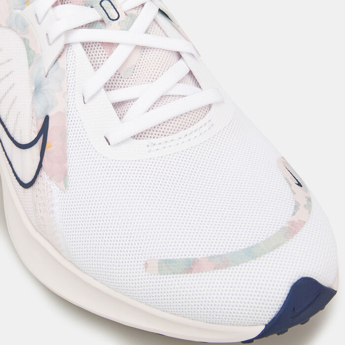 Nike Women's Quest 5 Premium Road Running Shoe White Nike Women's Quest 5 Premium Road Running Shoe White image number 4