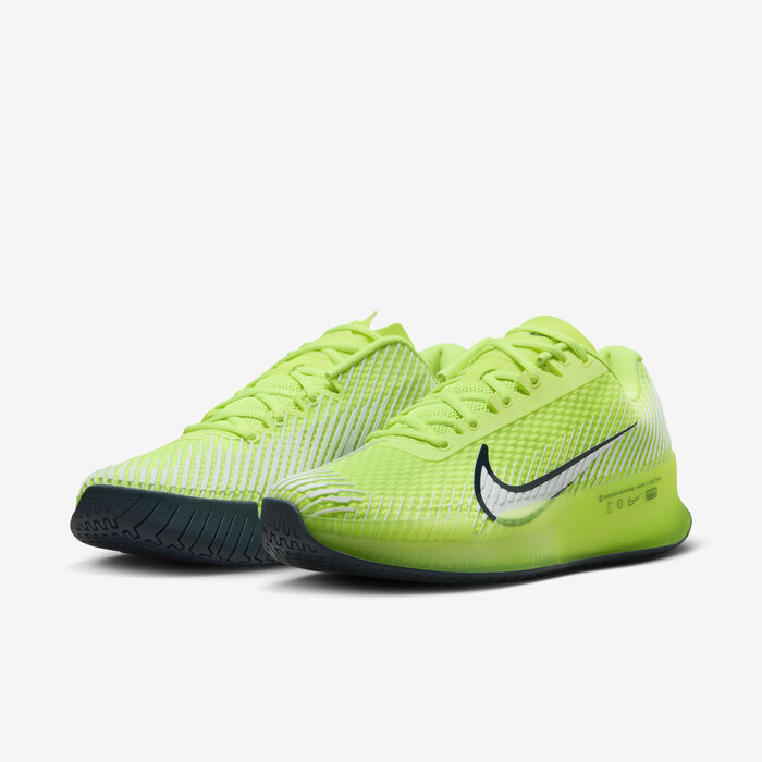 Nike Men's Air Zoom Vapor 11 Hard Court Tennis Shoes yellow Nike Men's Air Zoom Vapor 11 Hard Court Tennis Shoes yellow image number 4