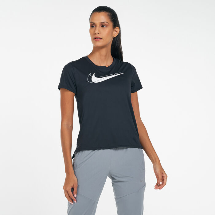 Nike Women's Swoosh Run T-Shirt Red Nike Women's Swoosh Run T-Shirt Red image number 0