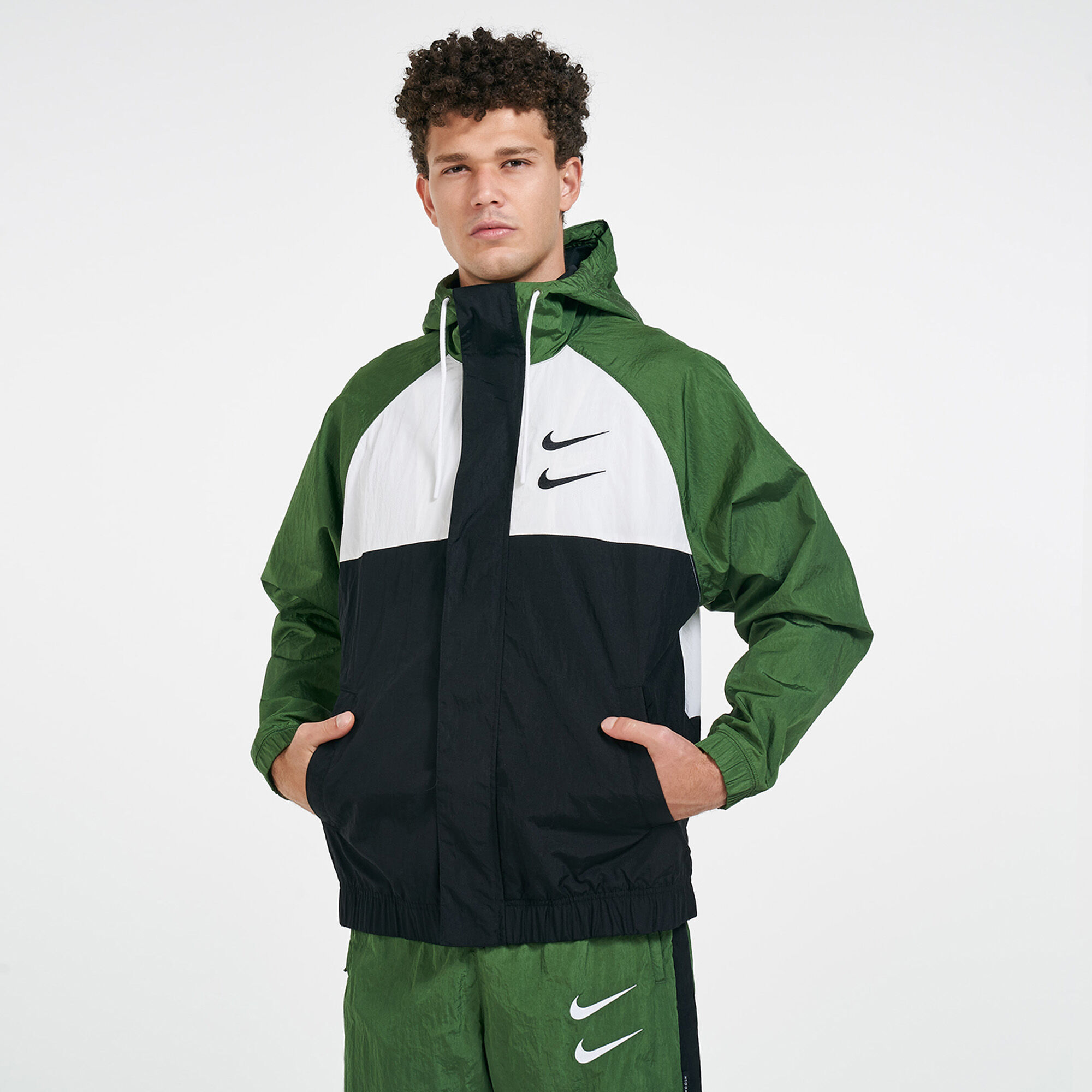 Buy Nike Men s Sportswear Swoosh Woven Jacket Black in KSA SSS