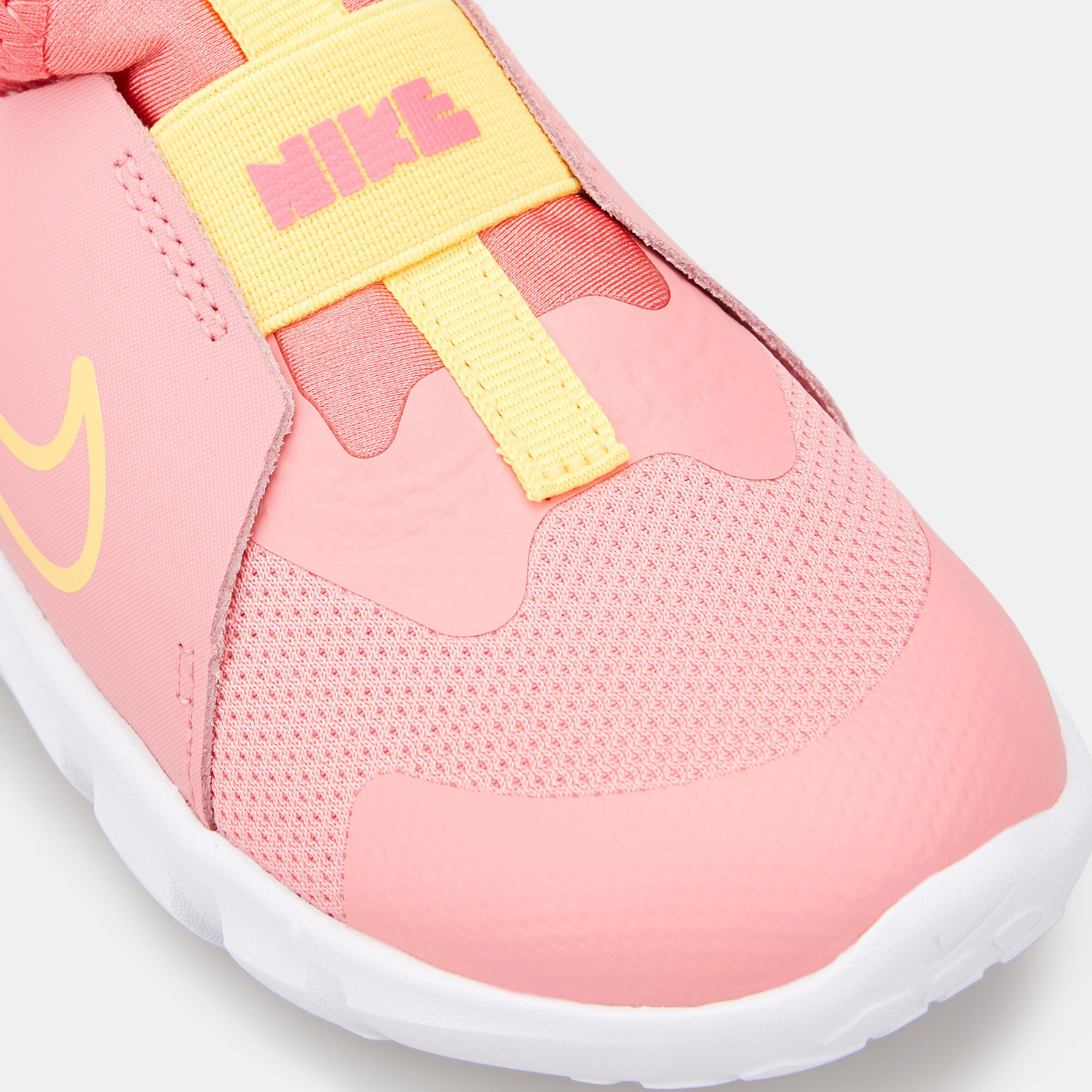 Pink nike flex run outlet