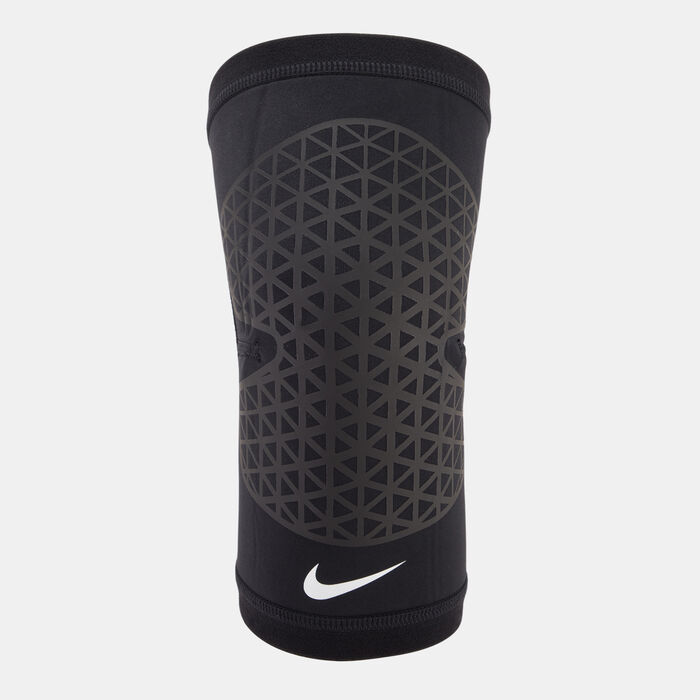Nike Pro Combat Elbow Sleeve Black Nike Pro Combat Elbow Sleeve Black image number 1