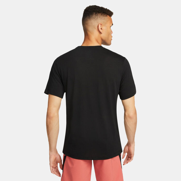 Nike Men’s Dri-FIT Training T-Shirt Black Nike Men’s Dri-FIT Training T-Shirt Black image number 1