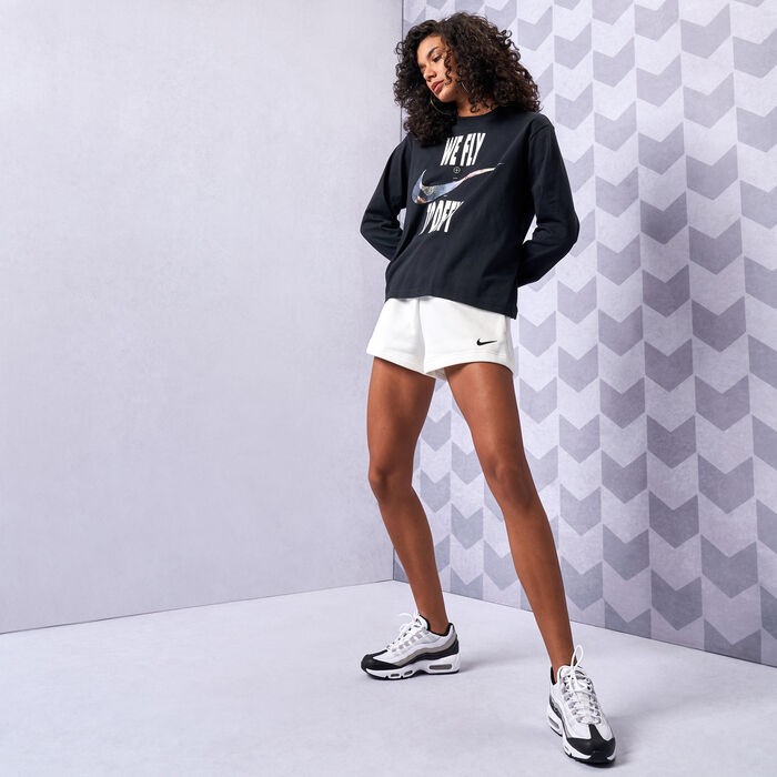 Nike Women's Sportswear Phoenix Fleece High-Waisted Shorts White Nike Women's Sportswear Phoenix Fleece High-Waisted Shorts White image number 2