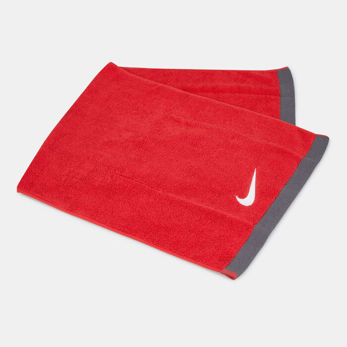 Nike Men's Fundamental Towel (M) Red Nike Men's Fundamental Towel (M) Red image number 0