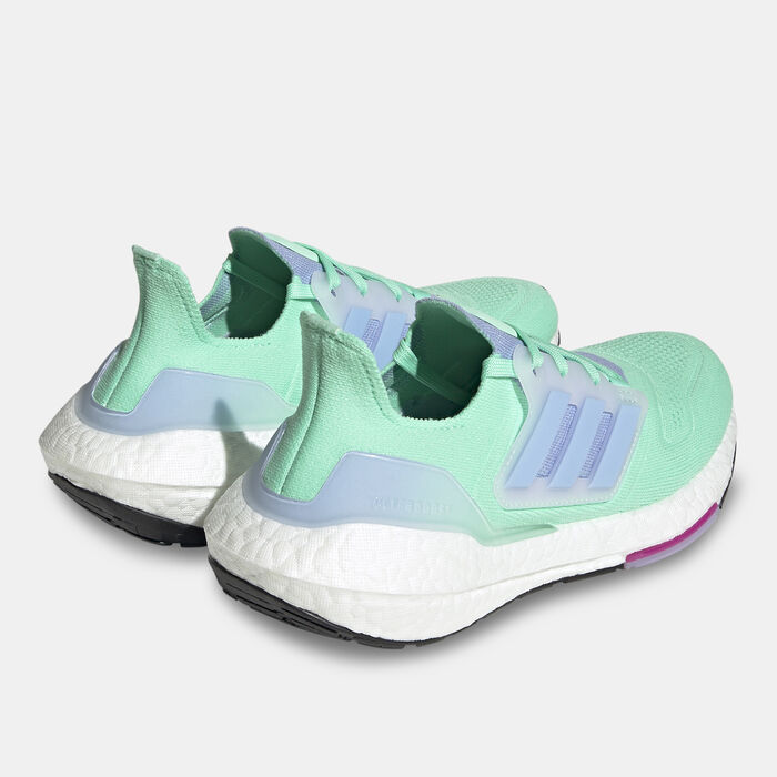 adidas Women's Ultraboost 22 Shoe Green adidas Women's Ultraboost 22 Shoe Green image number 2