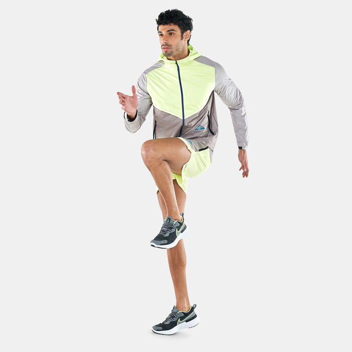 Nike Men's Windrunner Trail Jacket yellow Nike Men's Windrunner Trail Jacket yellow image number 2