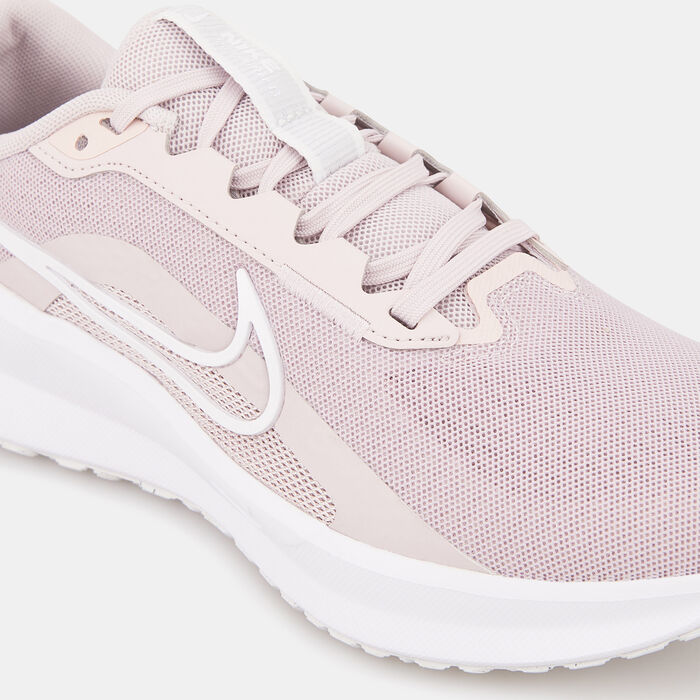 Nike Women's Downshifter 13 Road Running Shoes Pink Nike Women's Downshifter 13 Road Running Shoes Pink image number 4