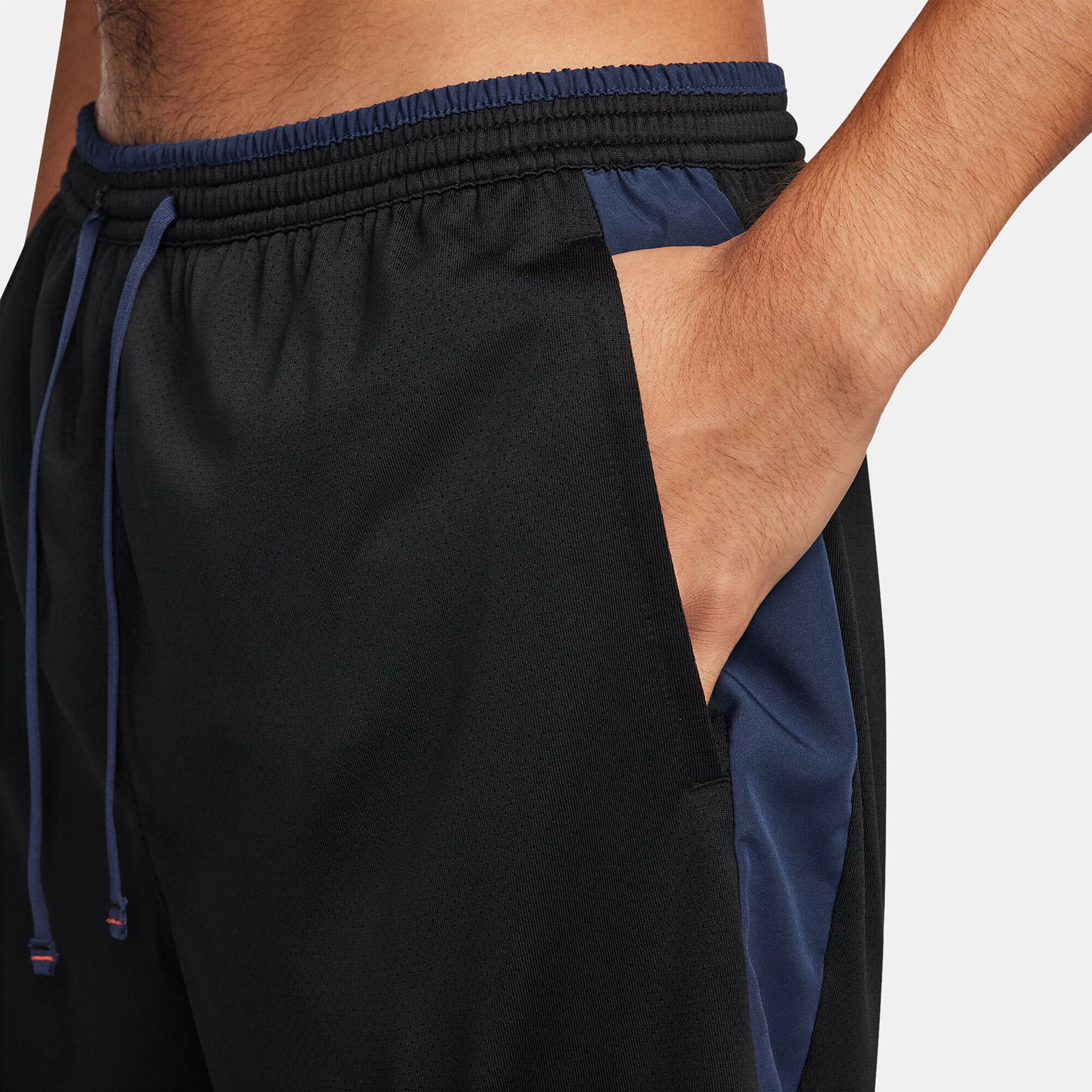 Nike therma shorts deals
