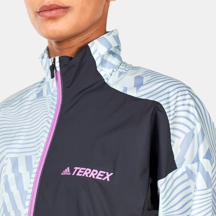 adidas Women's Terrex Trail Running Printed Wind Jacket Green adidas Women's Terrex Trail Running Printed Wind Jacket Green image number 3