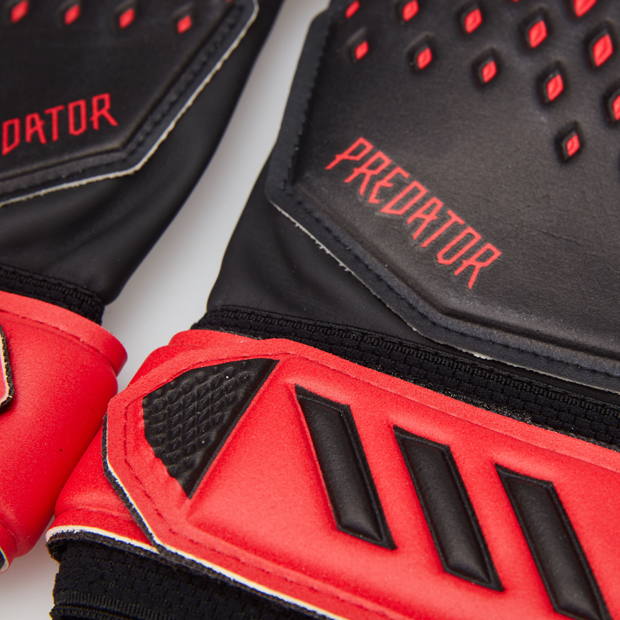 Predator mutator gloves clearance