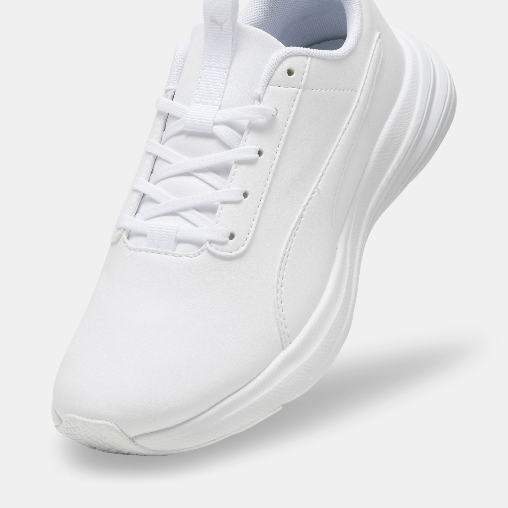 Puma tishatsu runner white top