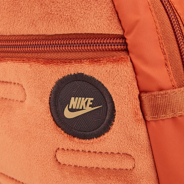 Nike Women's Sportswear Futura 365 Mini Backpack Brown Nike Women's Sportswear Futura 365 Mini Backpack Brown image number 3