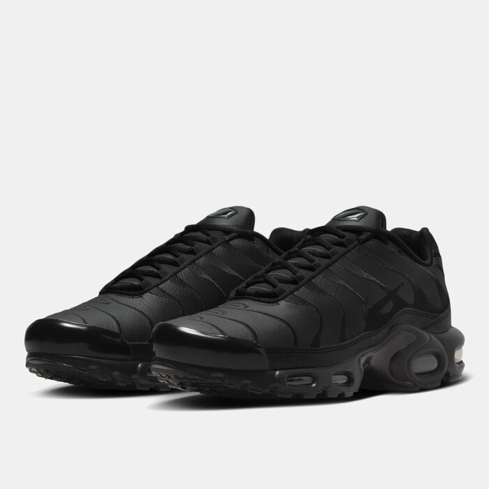 Nike Men's Air Max Plus Shoes Black image number 1