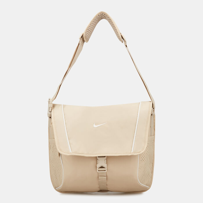 Nike Sportswear Essentials Messenger Bag (15L) in KSA SSS