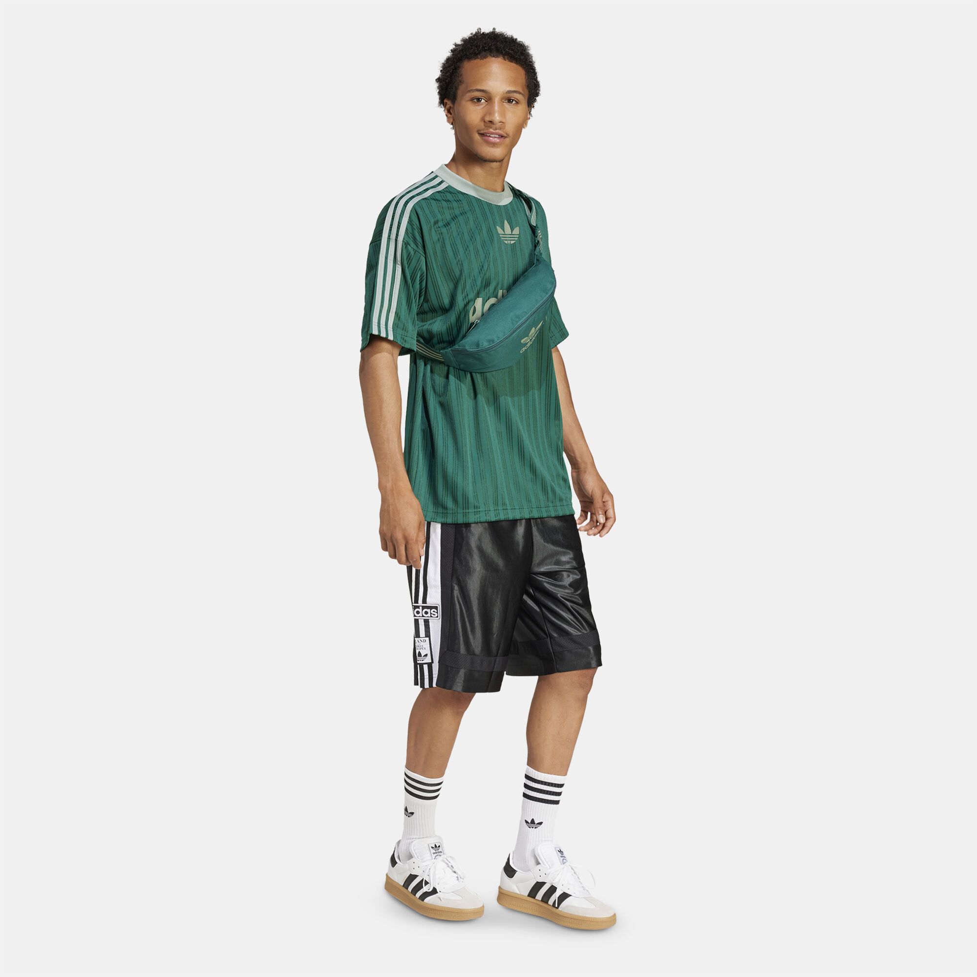 【関税込】adidas アディダス Originals Adibreak Shorts ロゴ Adidas Adibreak logo-patch Shorts | Black | FARFETCH
