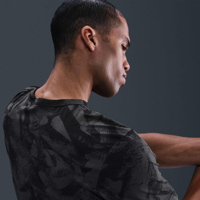 Nike Men's UV Hyverse Dri-FIT Training Top Black Nike Men's UV Hyverse Dri-FIT Training Top Black image number 1