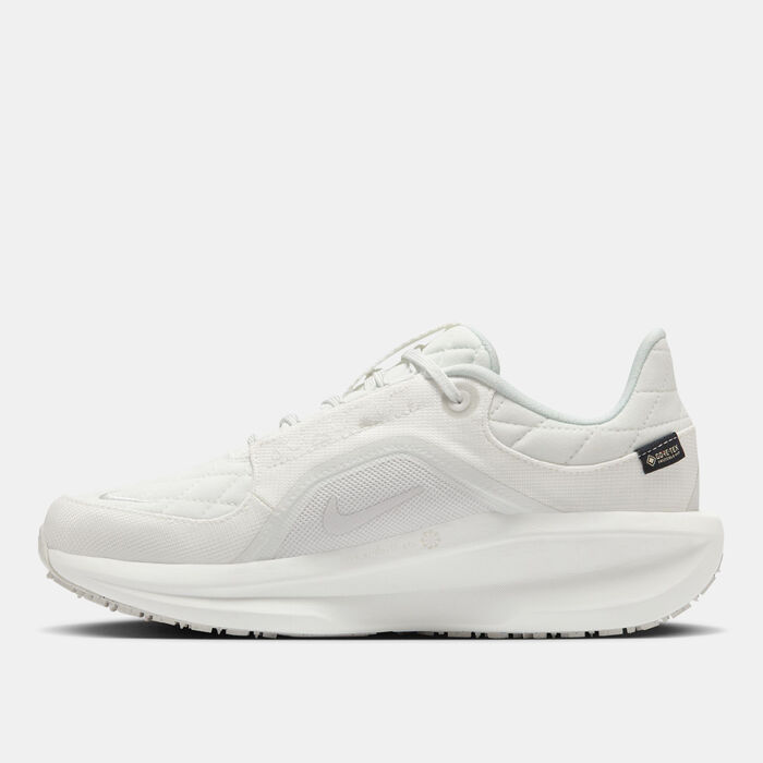 Nike Women's Winflo 11 GORE-TEX Road Running Shoes White Nike Women's Winflo 11 GORE-TEX Road Running Shoes White image number 2