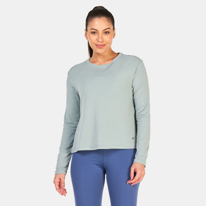 Nike Women's Yoga Dri-FIT Long-Sleeve Top Grey Nike Women's Yoga Dri-FIT Long-Sleeve Top Grey image number 0