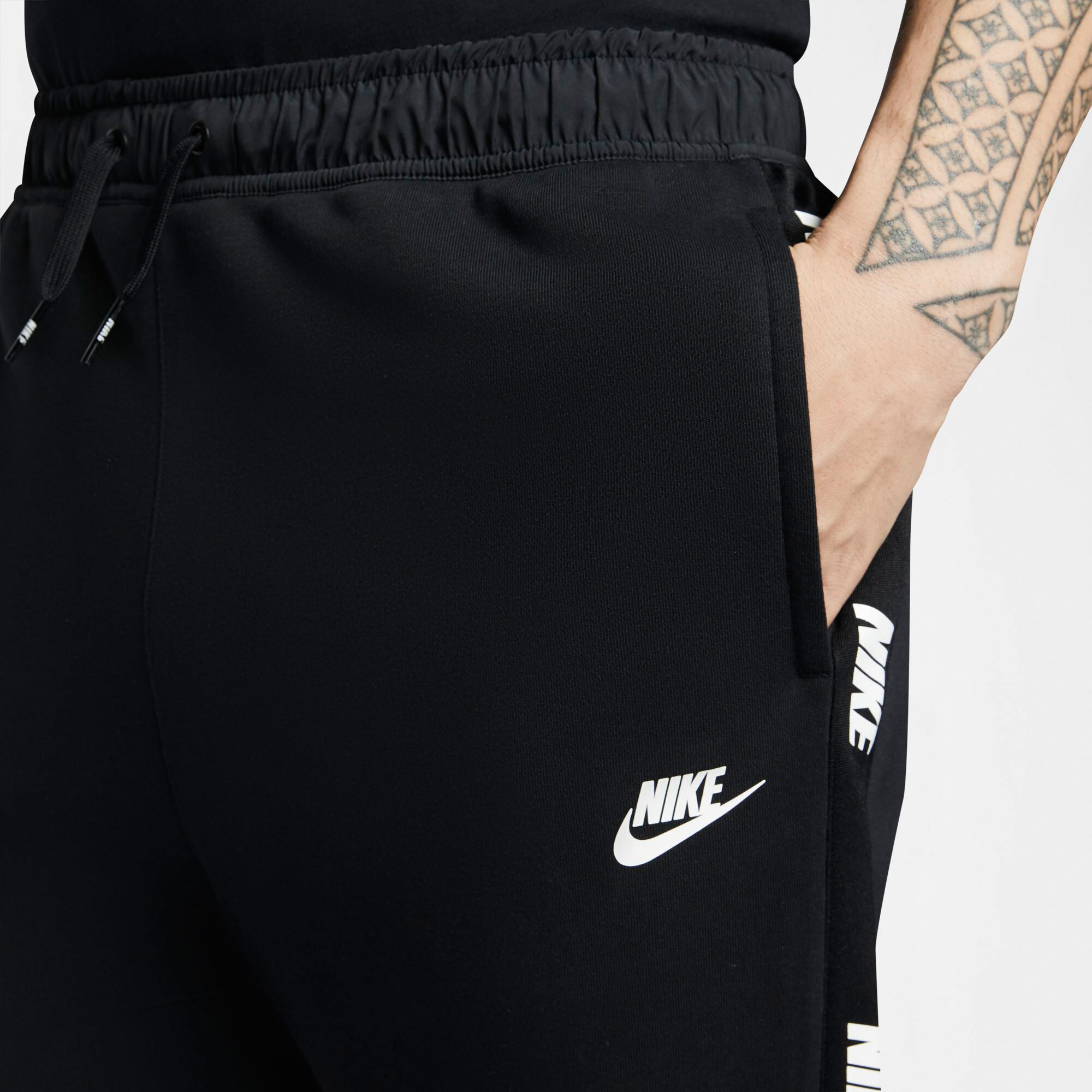nike hybrid joggers in black