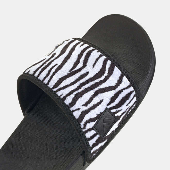 adidas Men's Adilette Comfort Slides Black image number 5