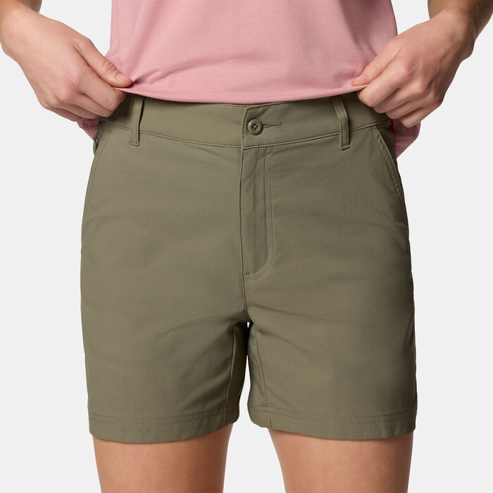 Columbia Women's Leslie Falls Hiking Shorts Green image number 3
