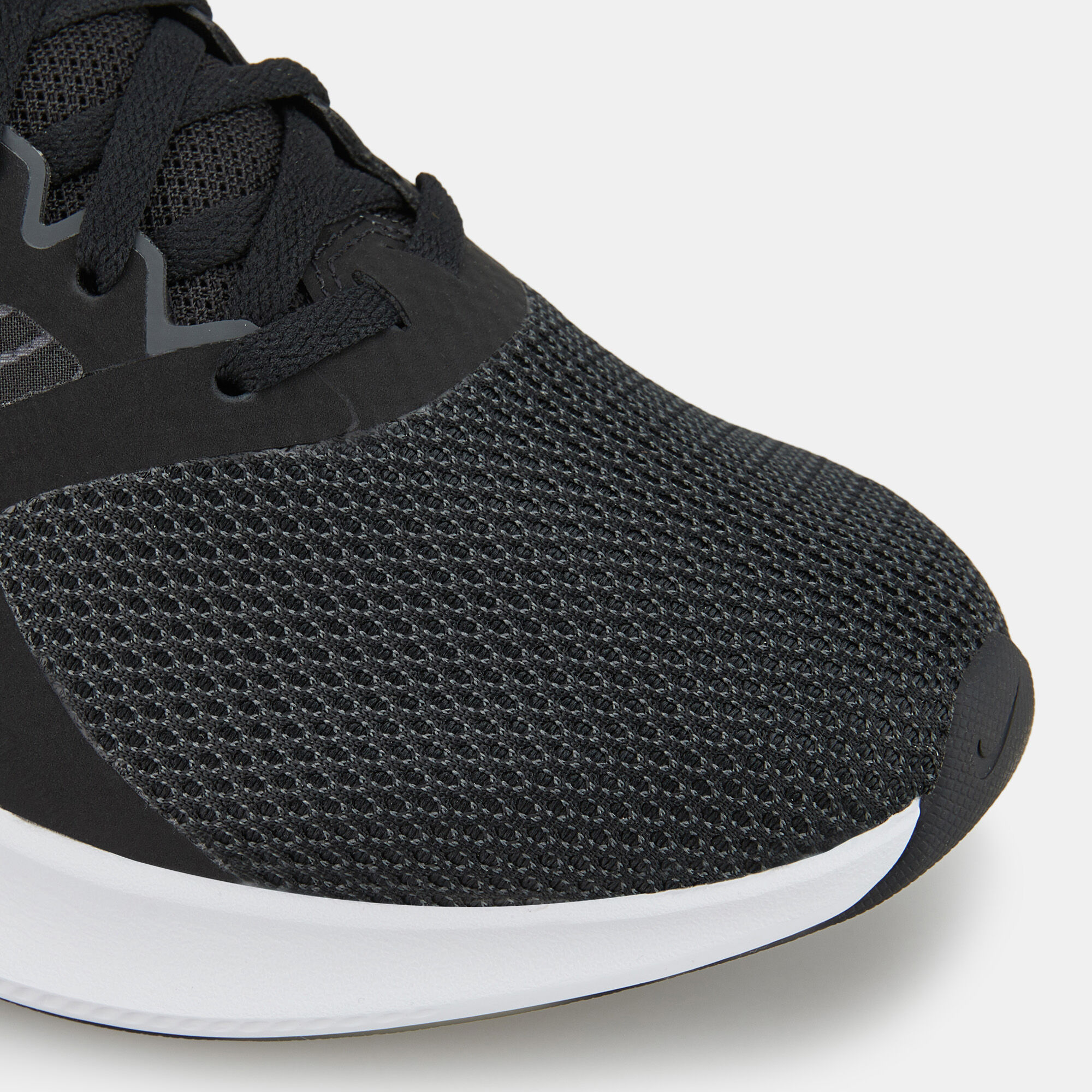 Nike downshifter deals vs adidas duramo