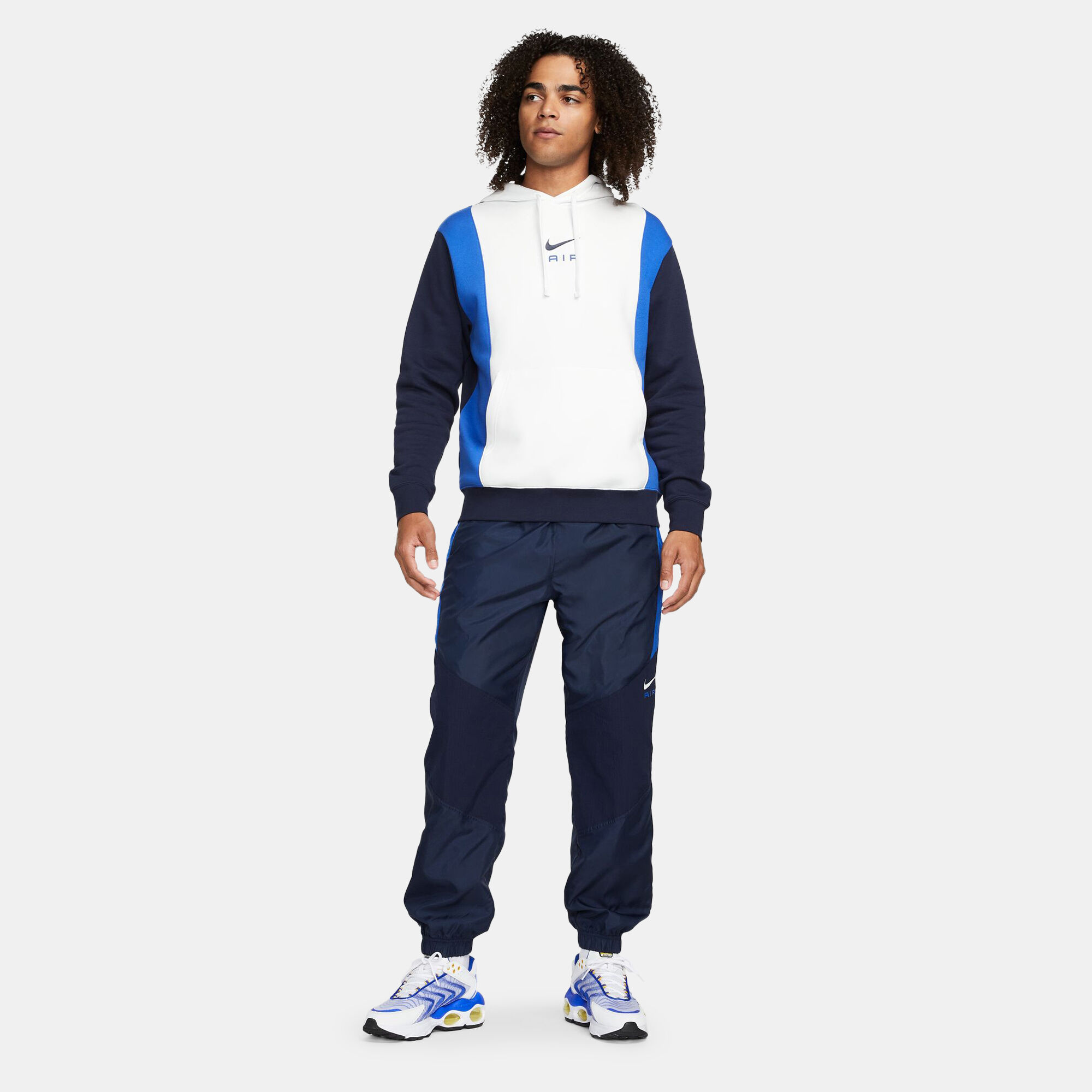 Nike tech store woven pant t2