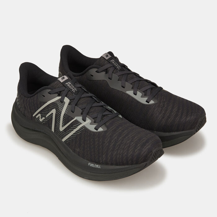 New Balance Men's FuelCell Propel v4 Shoe Black New Balance Men's FuelCell Propel v4 Shoe Black image number 1
