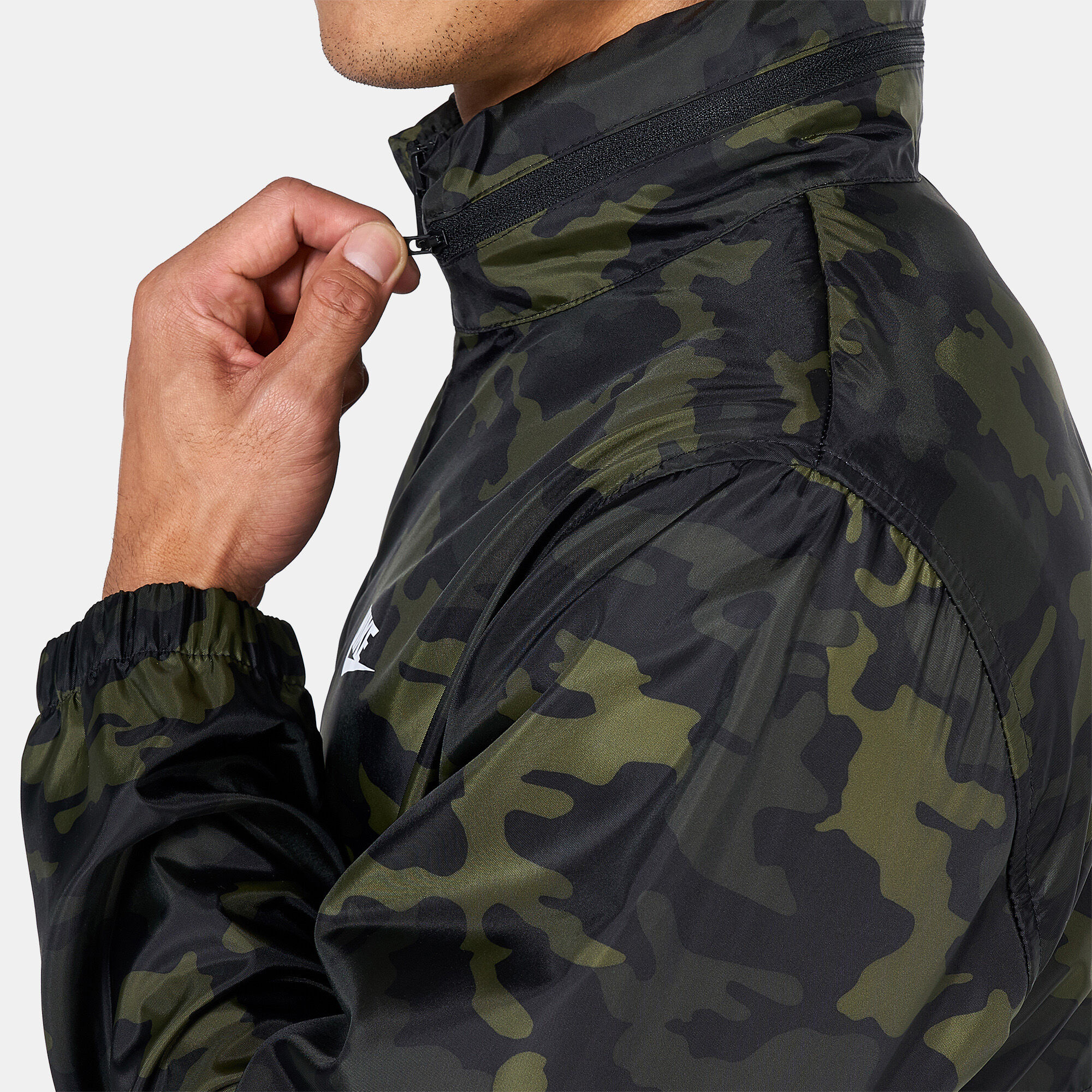 Nike camo windbreaker jacket on sale