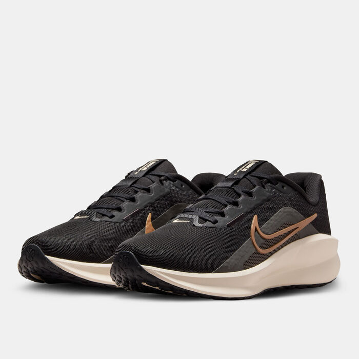 Nike Women's Downshifter 13 Road Running Shoes Black image number 1