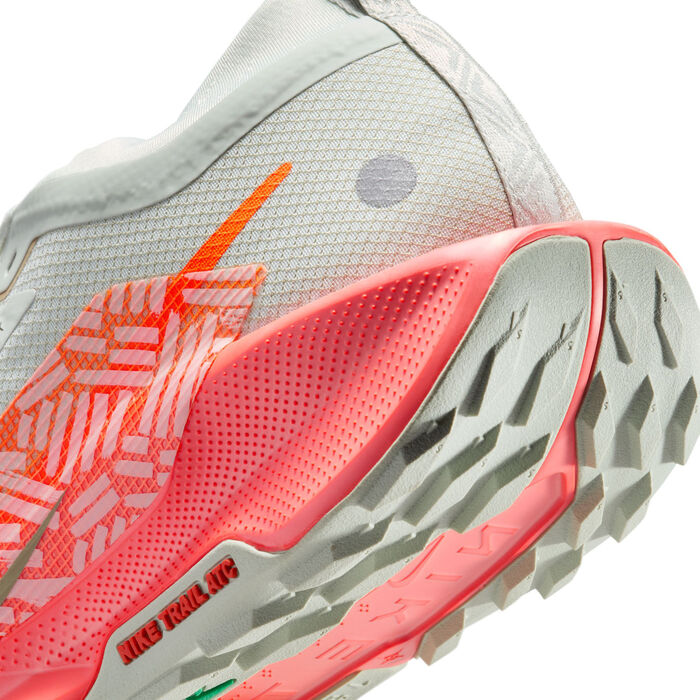 Nike Men's Pegasus Trail 5 GORE-TEX Waterproof Trail-Running Shoes Grey Nike Men's Pegasus Trail 5 GORE-TEX Waterproof Trail-Running Shoes Grey image number 5