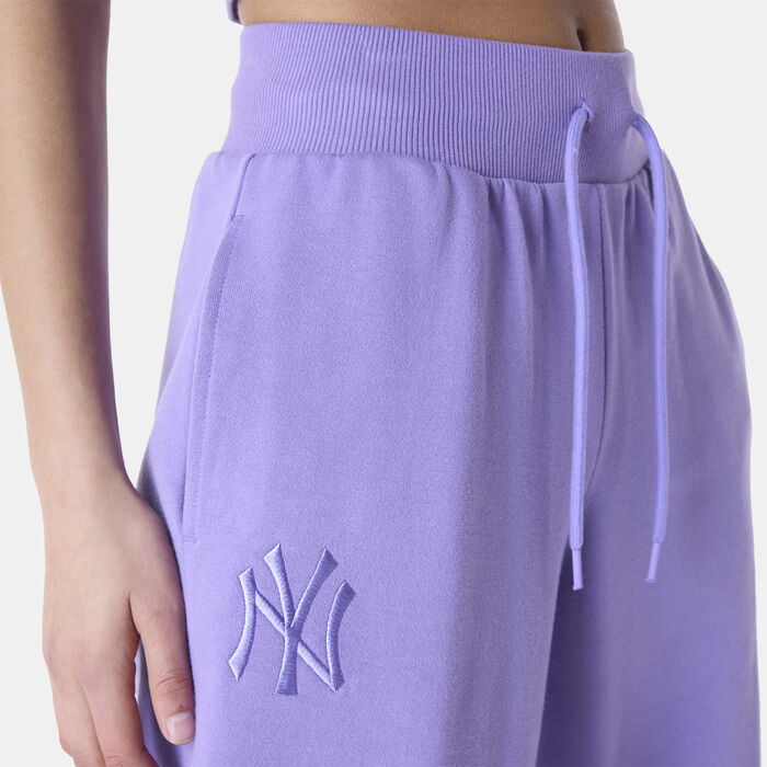 New Era Women's MLB New York Yankees League Essential Joggers Purple image number 3