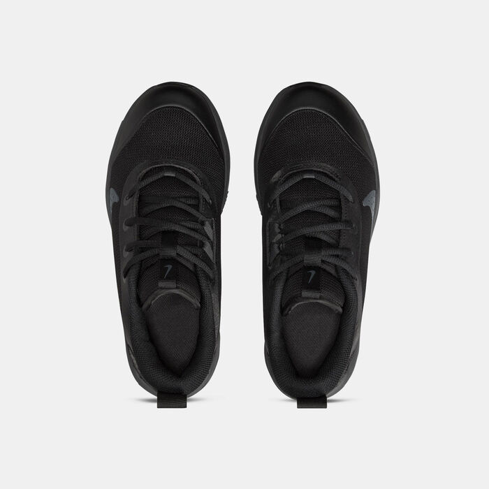 Nike Kids' Omni Multi-Court Indoor Court Shoes Black image number 4