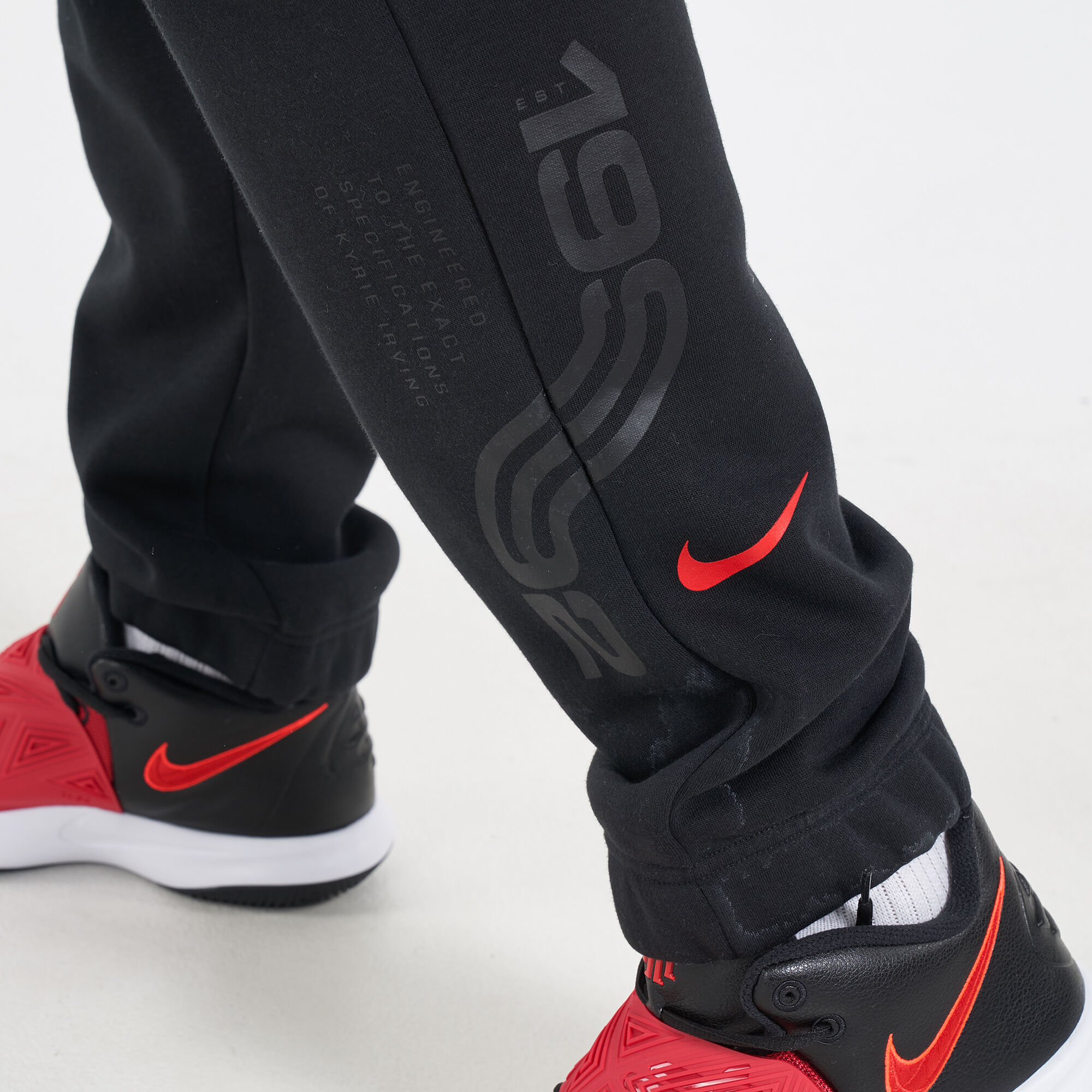 Nike kyrie on sale pants