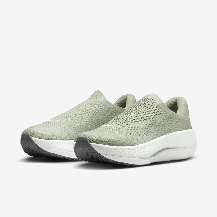 Nike Women's Reina EasyOn Shoes Green Nike Women's Reina EasyOn Shoes Green image number 4