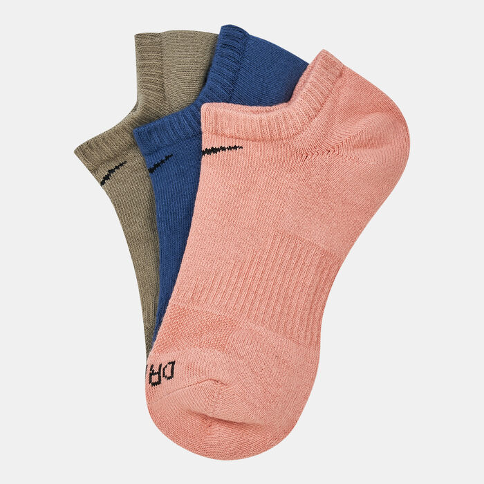 Nike Everyday Plus Cushion Training No-Show Socks (3 Pairs).