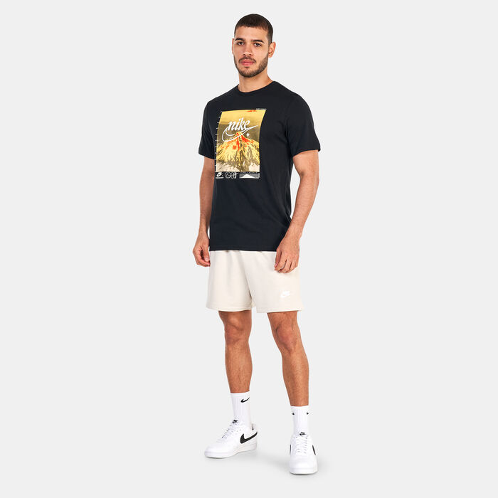 Nike Men's Sportswear Graphic T-Shirt Black Nike Men's Sportswear Graphic T-Shirt Black image number 2