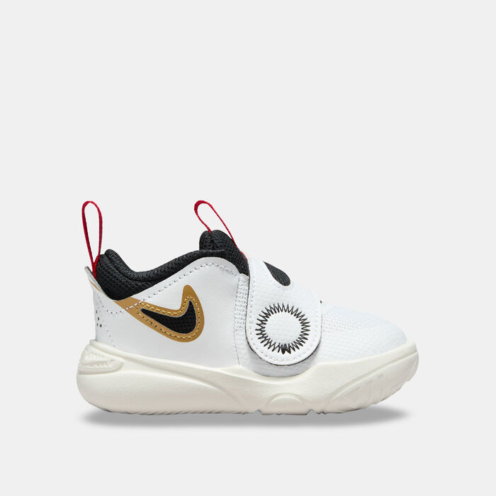 Nike Kids' Team Hustle D 11 Shoes White Nike Kids' Team Hustle D 11 Shoes White image number 0