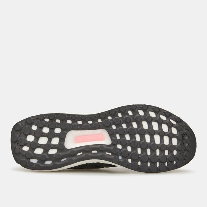 adidas Women's Ultraboost 1.0 Shoe Black image number 4