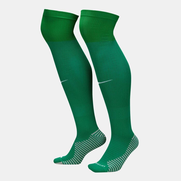 Nike FC Barcelona Strike Home Goalkeeper Football Over-The-Calf Socks Green Nike FC Barcelona Strike Home Goalkeeper Football Over-The-Calf Socks Green image number 0