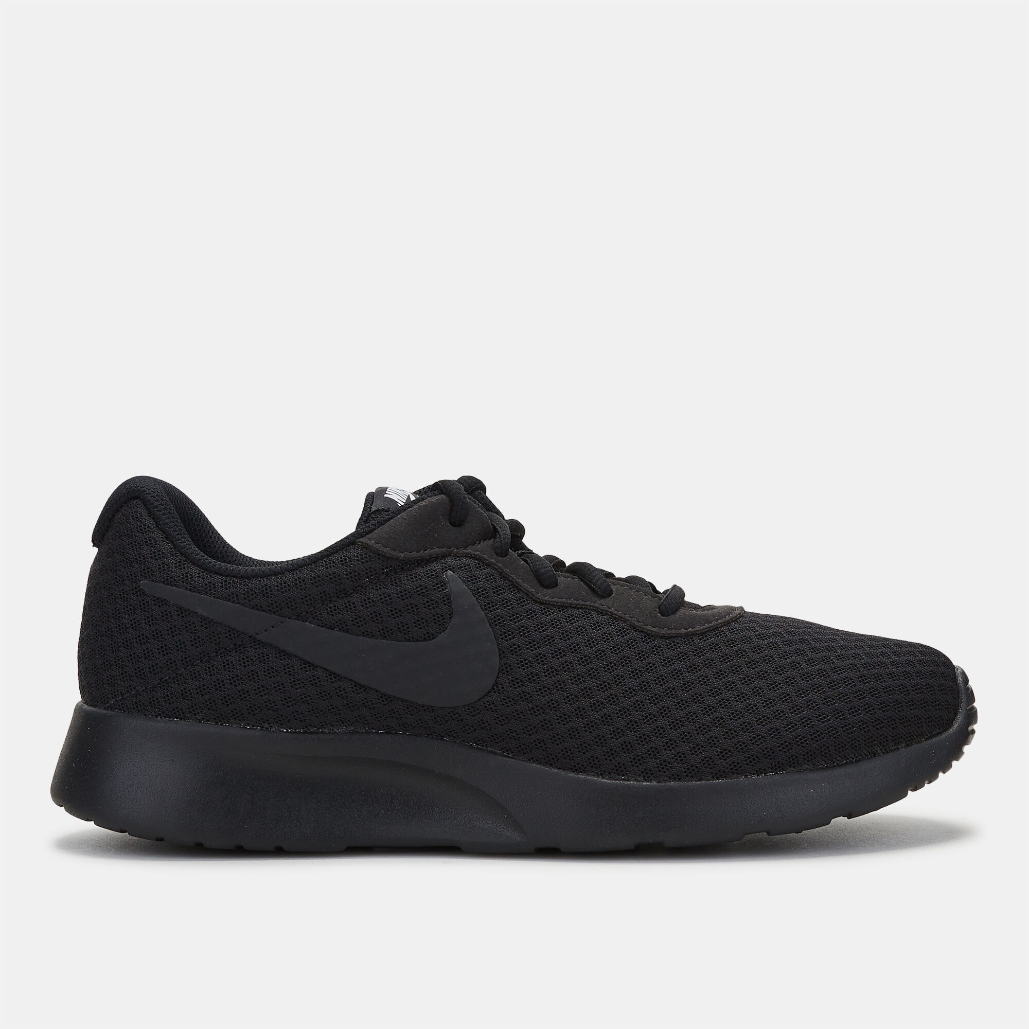 Nike baskets tanjun sales