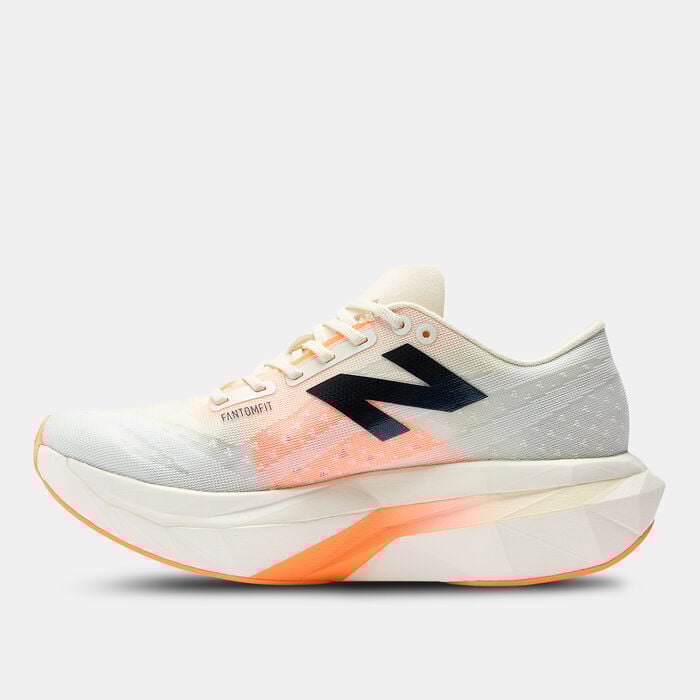 New Balance Women's FuelCell SuperComp Elite v4 Shoes White New Balance Women's FuelCell SuperComp Elite v4 Shoes White image number 2