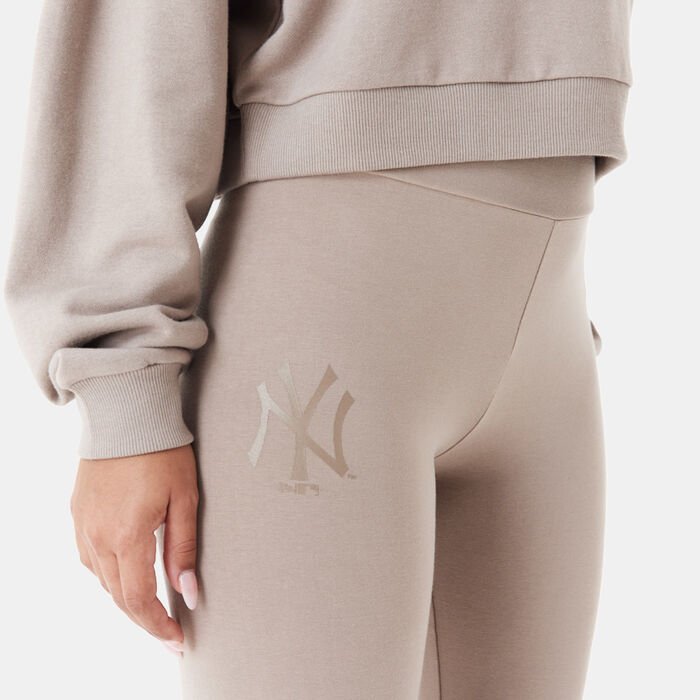 New Era Women's MLB New York Yankees Leggings Beige New Era Women's MLB New York Yankees Leggings Beige image number 5