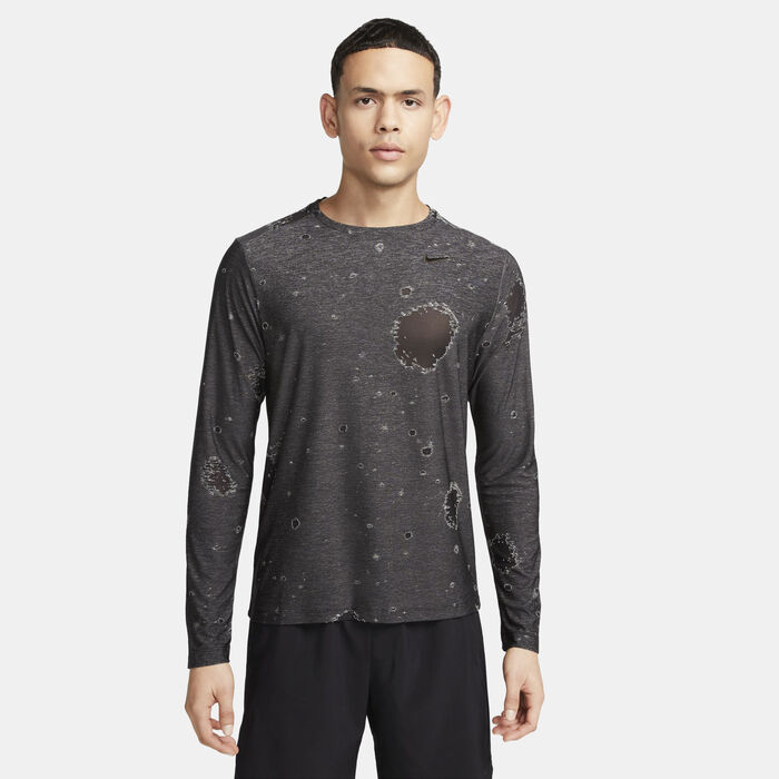 Nike Men's Dri-FIT Tie-Dye Long Sleeve T-Shirt Grey Nike Men's Dri-FIT Tie-Dye Long Sleeve T-Shirt Grey image number 0