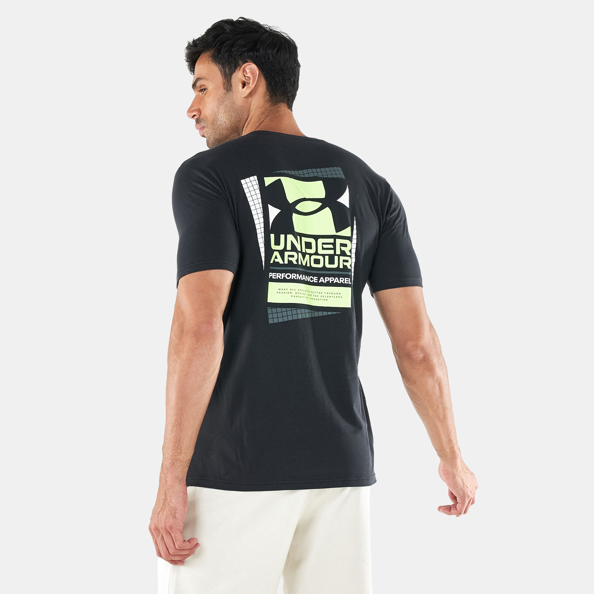 Buy Under Armour Men s UA Multicolor Box Logo T Shirt Black in KSA