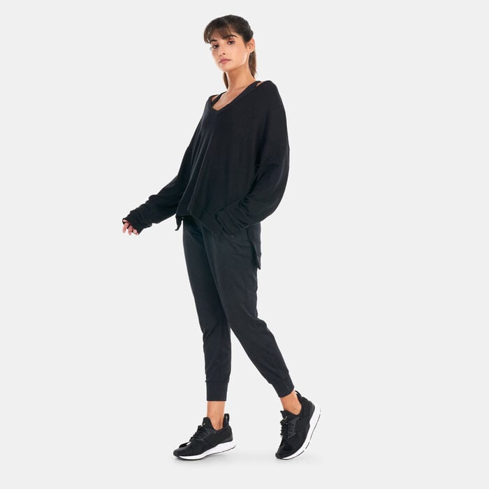 BEYOND YOGA Women's Long Weekend Lounge Long Sleeve T-Shirt Black BEYOND YOGA Women's Long Weekend Lounge Long Sleeve T-Shirt Black image number 2