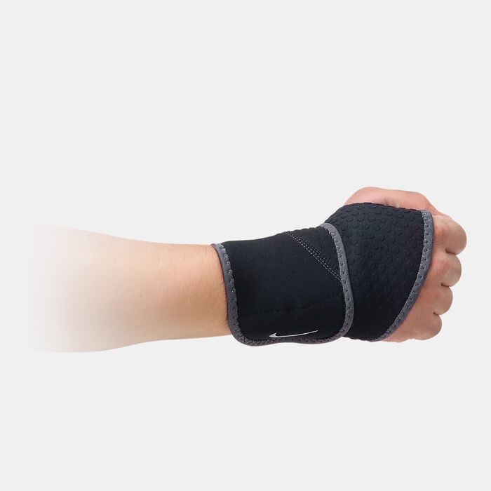 Nike Wrist And Thumb Wrap Black Nike Wrist And Thumb Wrap Black image number 1