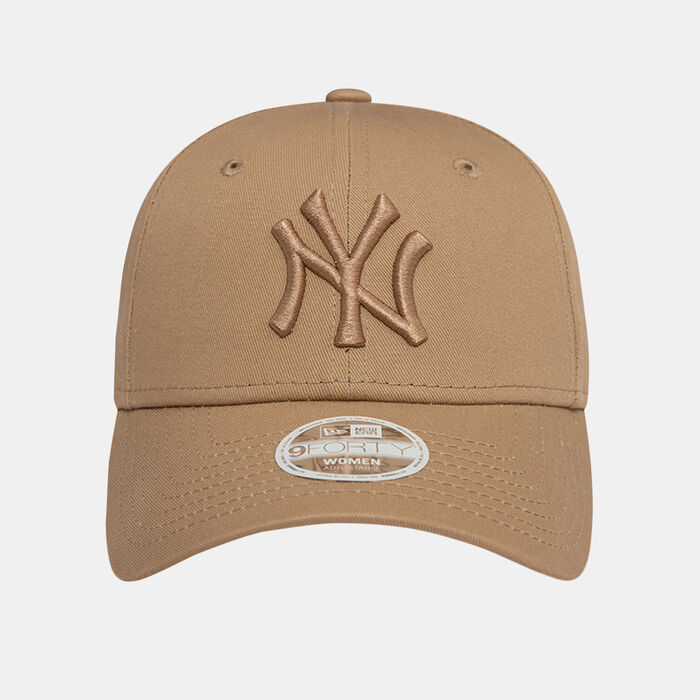 New Era Women's MLB New York Yankees League Essential 9FORTY Cap Beige image number 0
