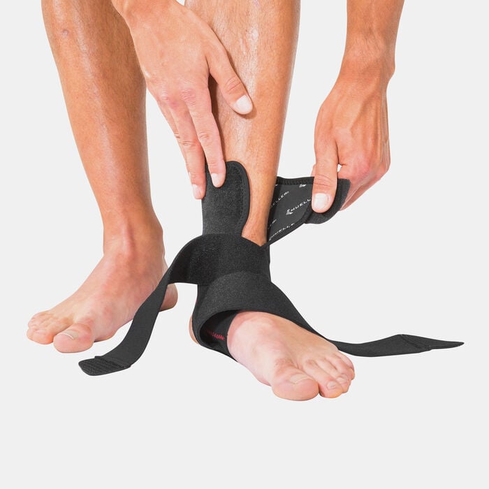 Mueller Adjustable Ankle Support (One Size) Black Mueller Adjustable Ankle Support (One Size) Black image number 1